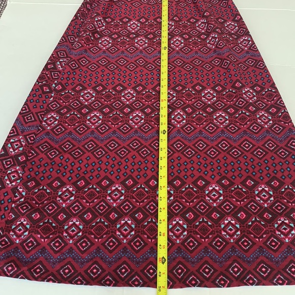 3x$15 CHARLOTTE RUSSE Geometric Aztec Print Burgundy Maxi Dress Size Medium - Picture 9 of 10